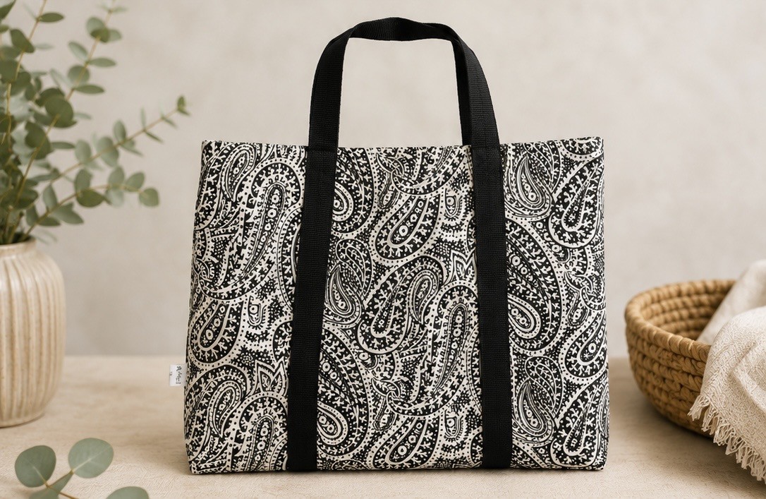 Autumn 308 - A2 Matt Bag - Black/White